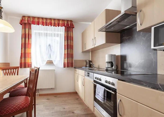 贝格费瑞豪斯兰德宫酒店 *