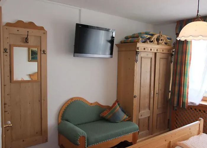 贝格费瑞豪斯兰德宫酒店 *